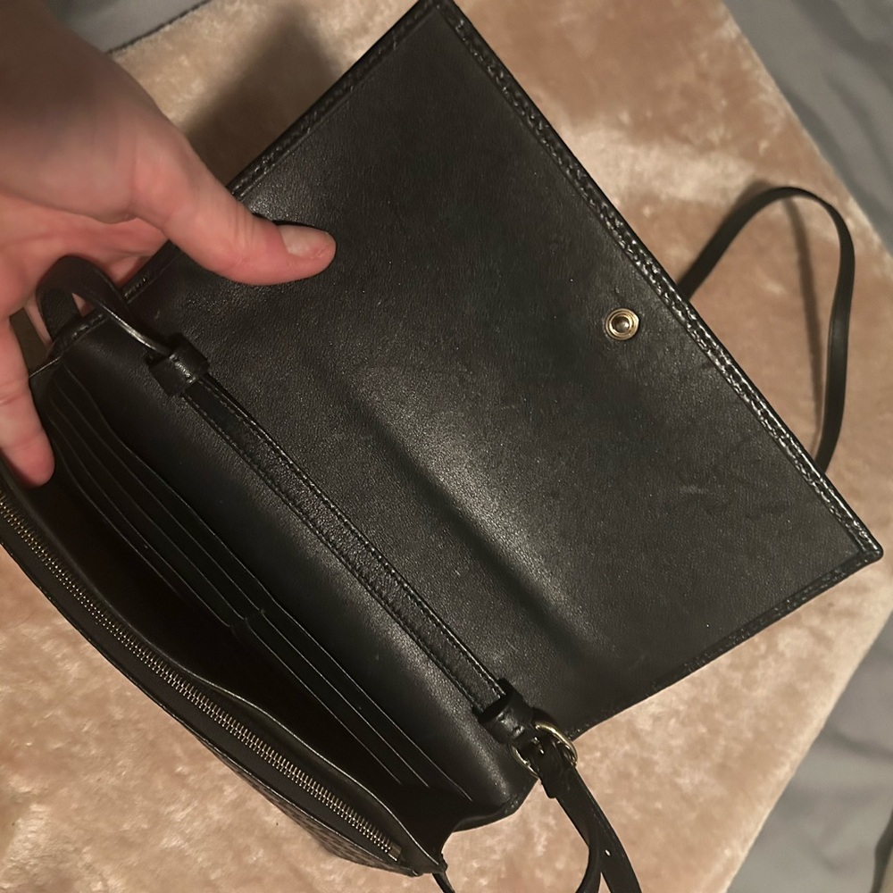 Gucci Black Crossbody Wallet - Picture 2 of 8